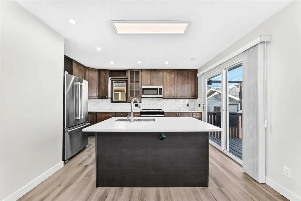 235 Margate Close NE