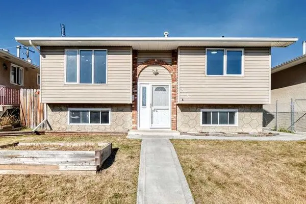 235 Margate Close NE