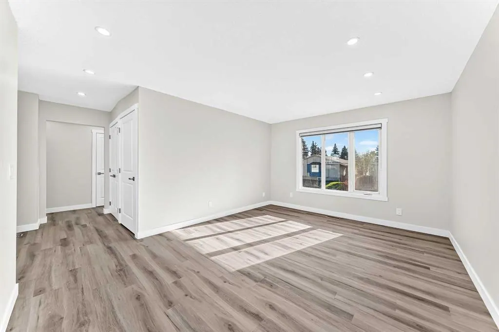 235 Margate Close NE
