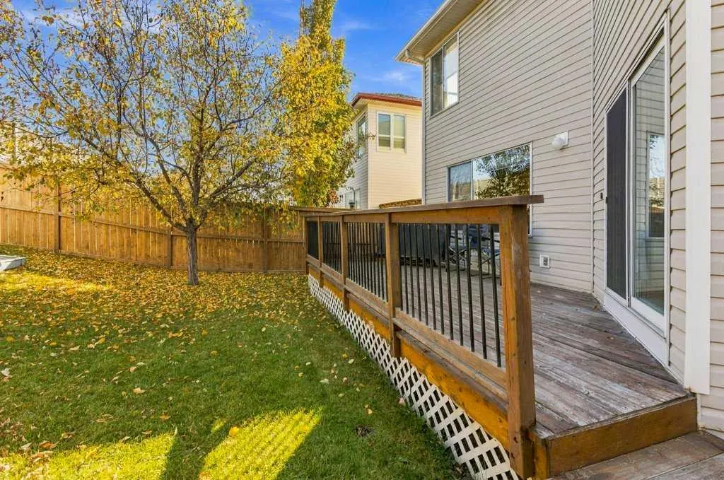 128 Douglas Ridge Close SE