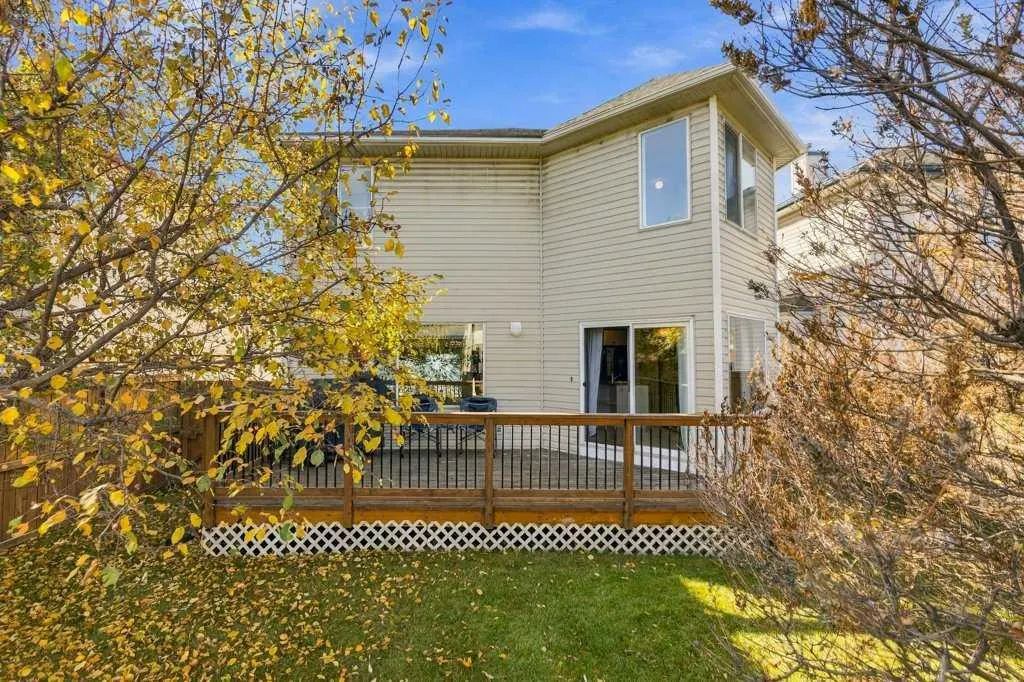 128 Douglas Ridge Close SE
