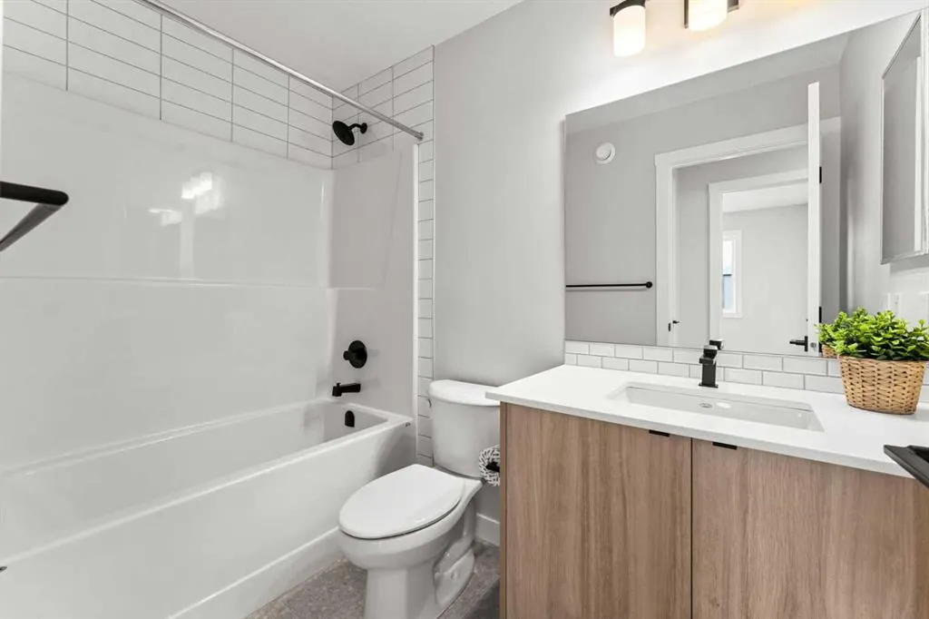 70 Versant View SW