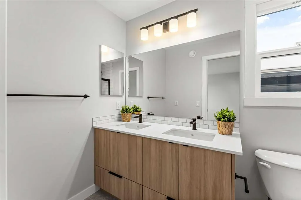 70 Versant View SW