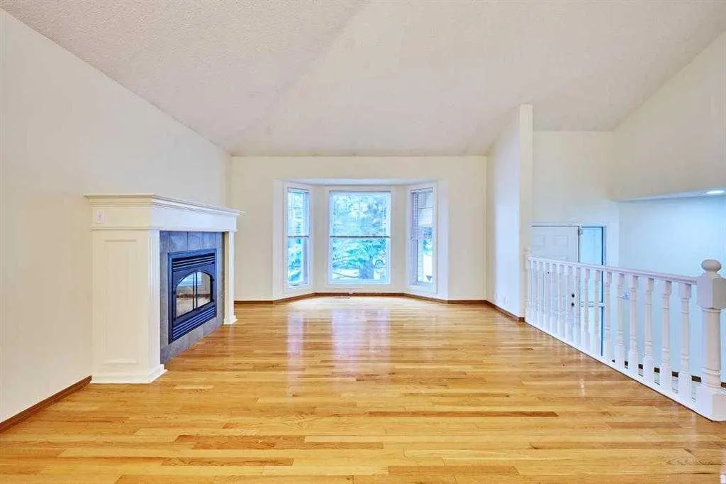 7 Suncastle Crescent SE