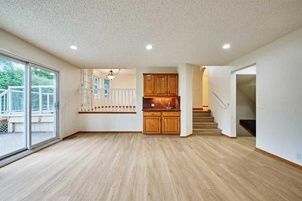 7 Suncastle Crescent SE