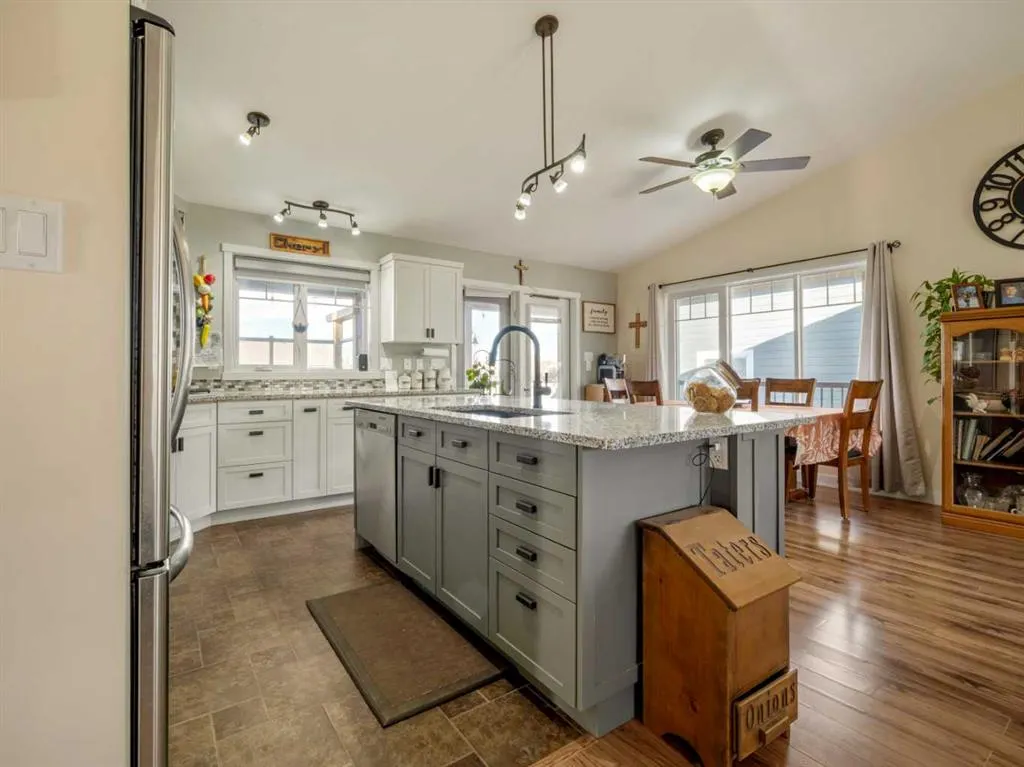 462 Sunset Drive