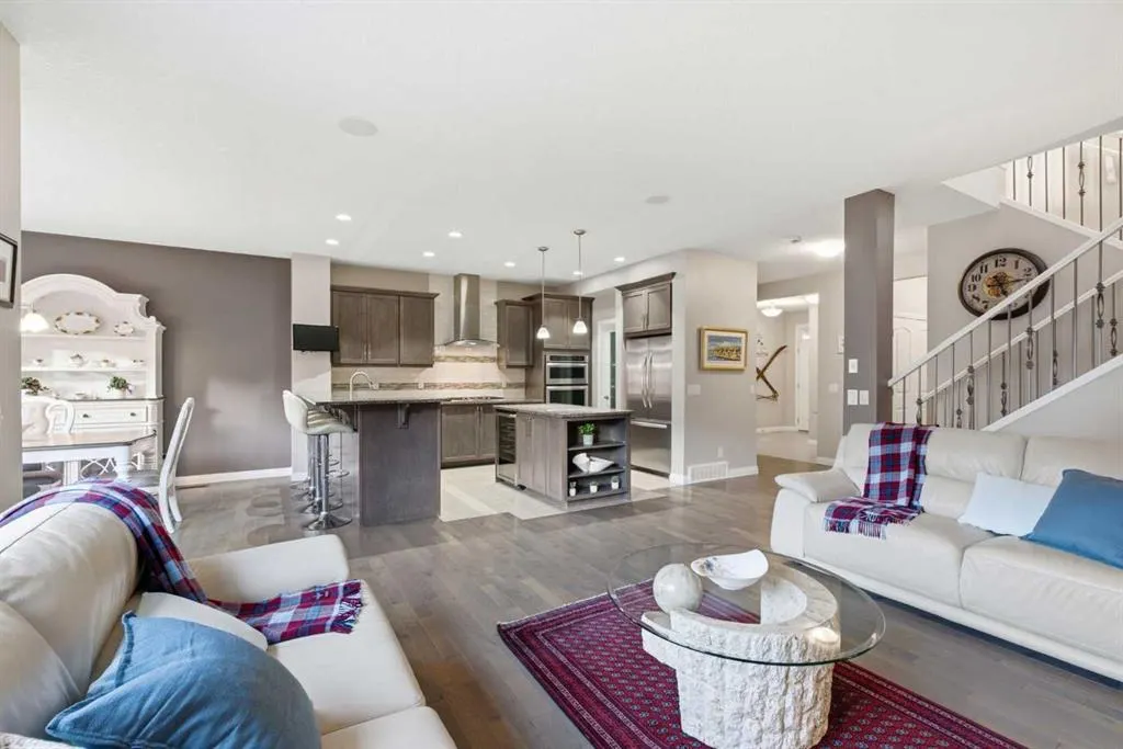 14 Riviera Place