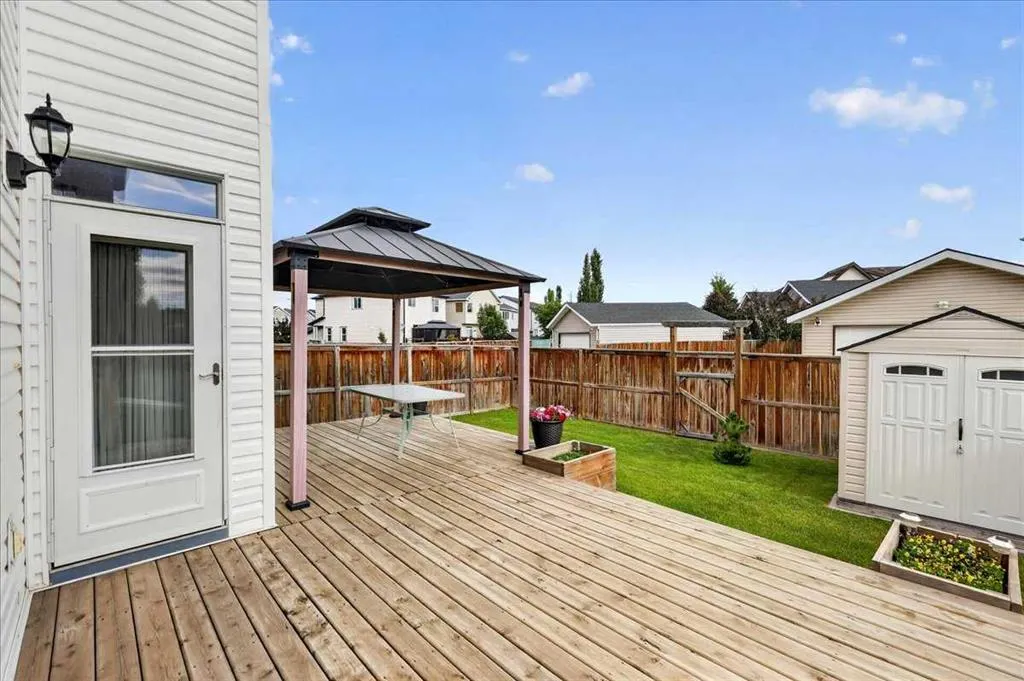 18 Copperstone Drive SE