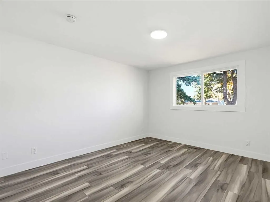 215 Rundlecairn Road NE