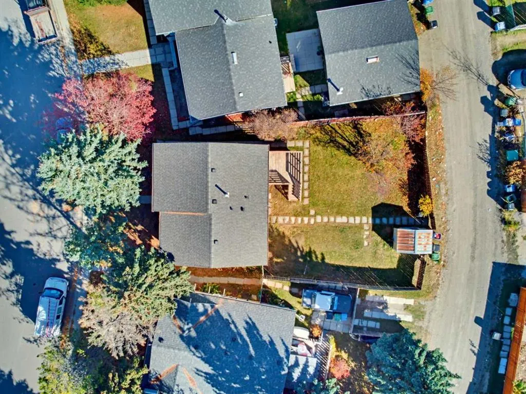 215 Rundlecairn Road NE