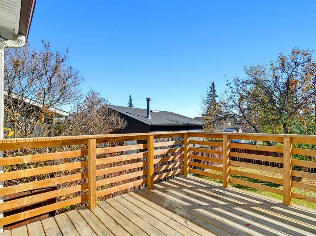 215 Rundlecairn Road NE