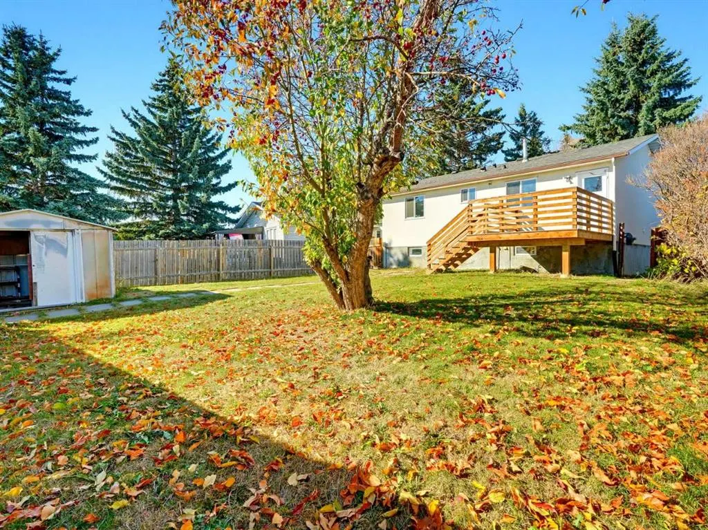 215 Rundlecairn Road NE