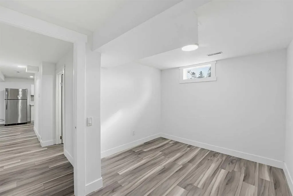 215 Rundlecairn Road NE