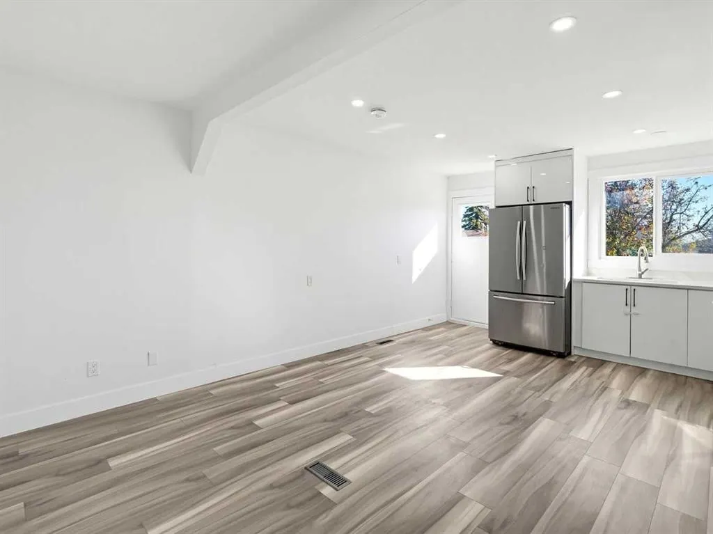 215 Rundlecairn Road NE