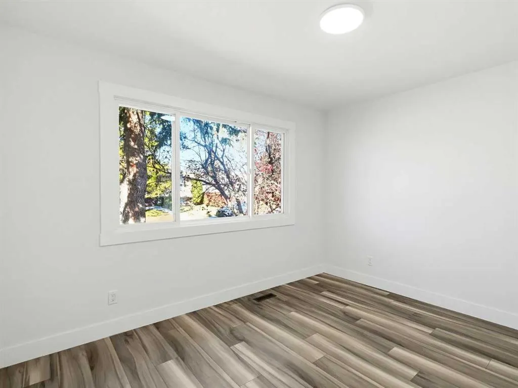 215 Rundlecairn Road NE