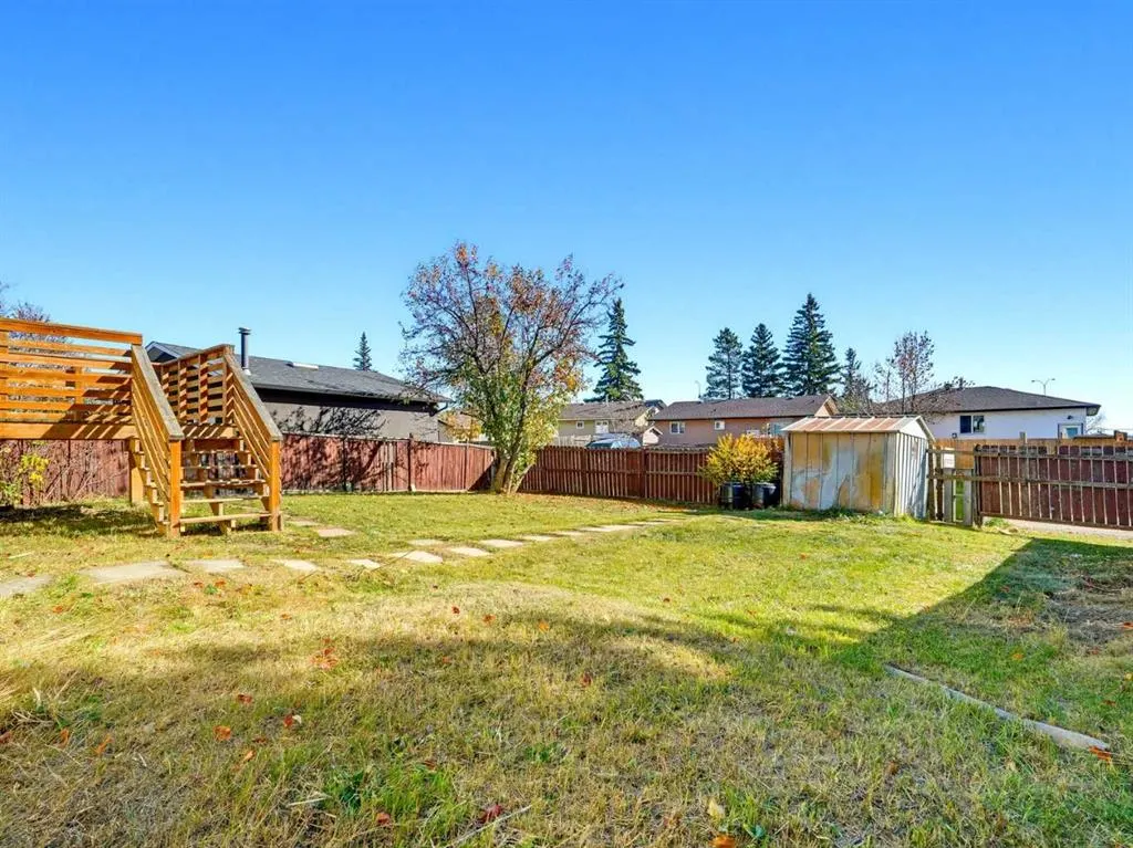 215 Rundlecairn Road NE