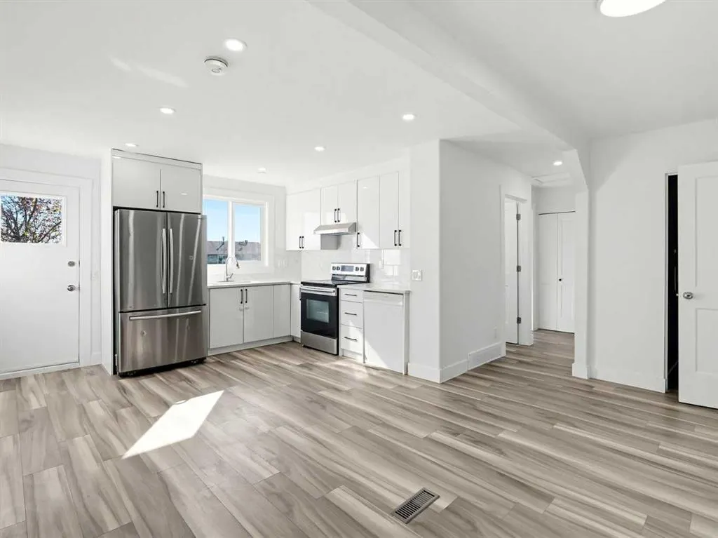 215 Rundlecairn Road NE