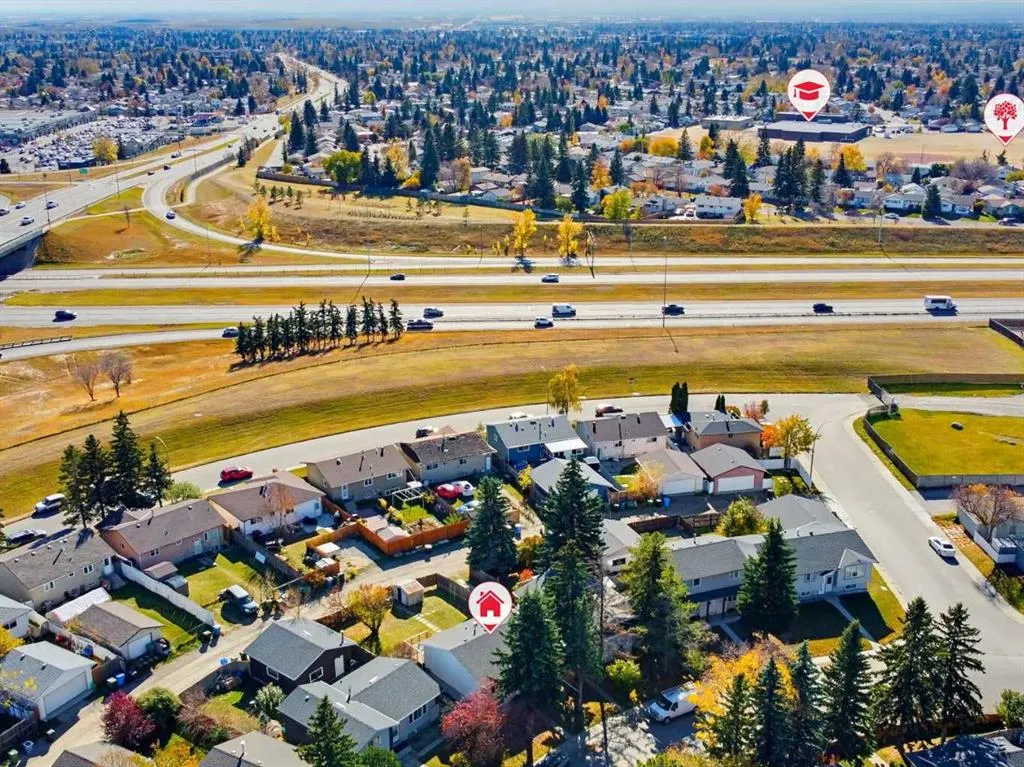 215 Rundlecairn Road NE