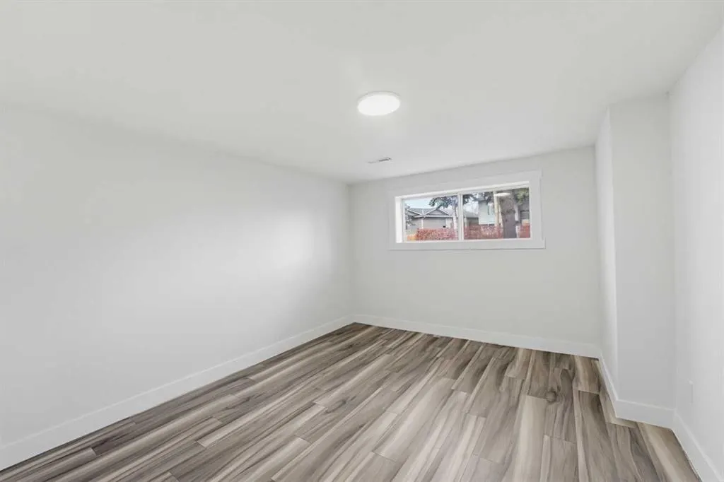 215 Rundlecairn Road NE