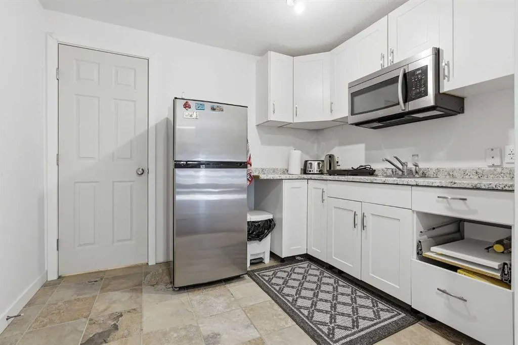 19 Mount Rae Heights