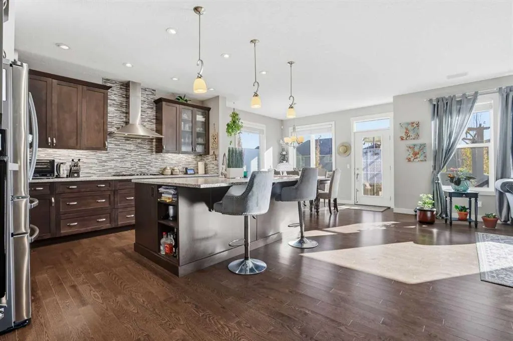 19 Mount Rae Heights