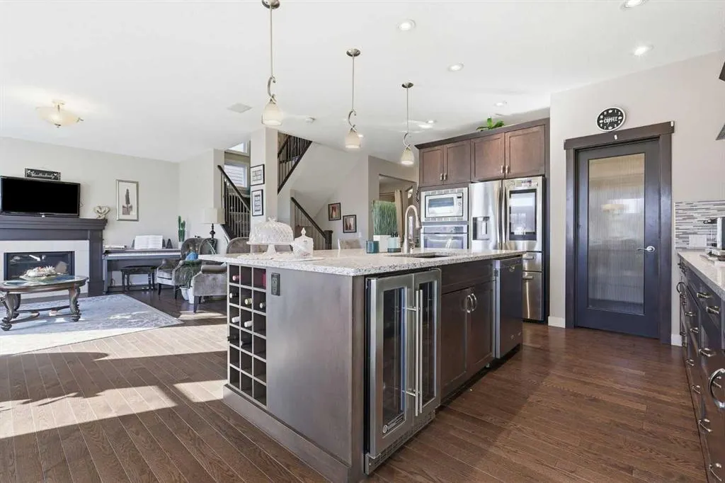 19 Mount Rae Heights