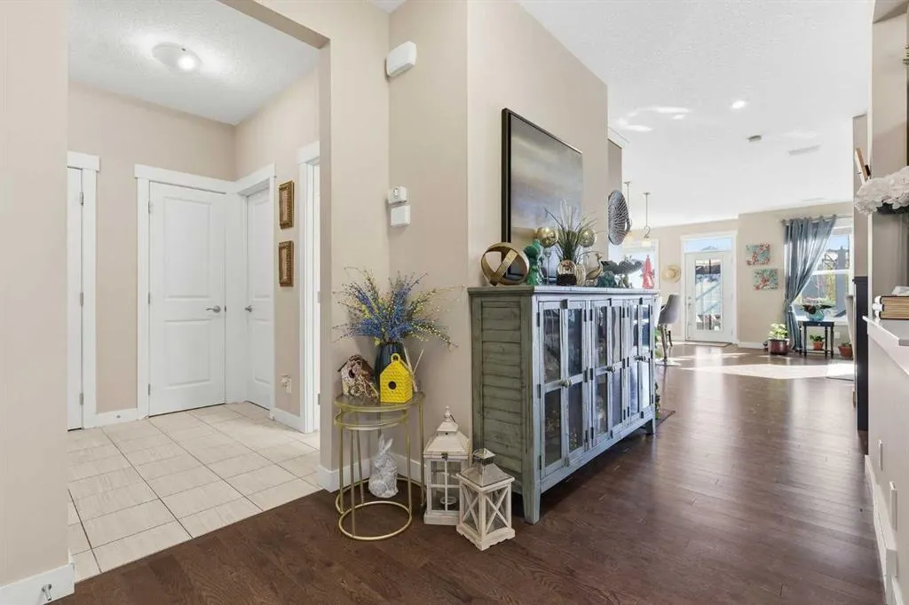 19 Mount Rae Heights
