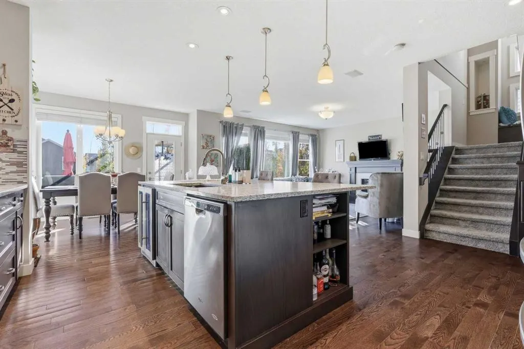 19 Mount Rae Heights
