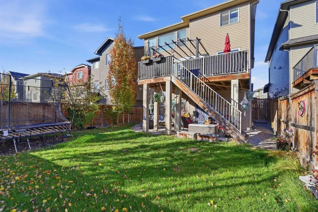 19 Mount Rae Heights
