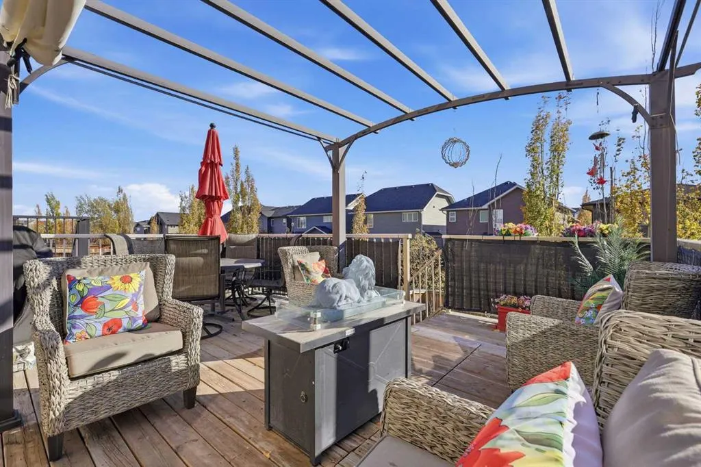 19 Mount Rae Heights