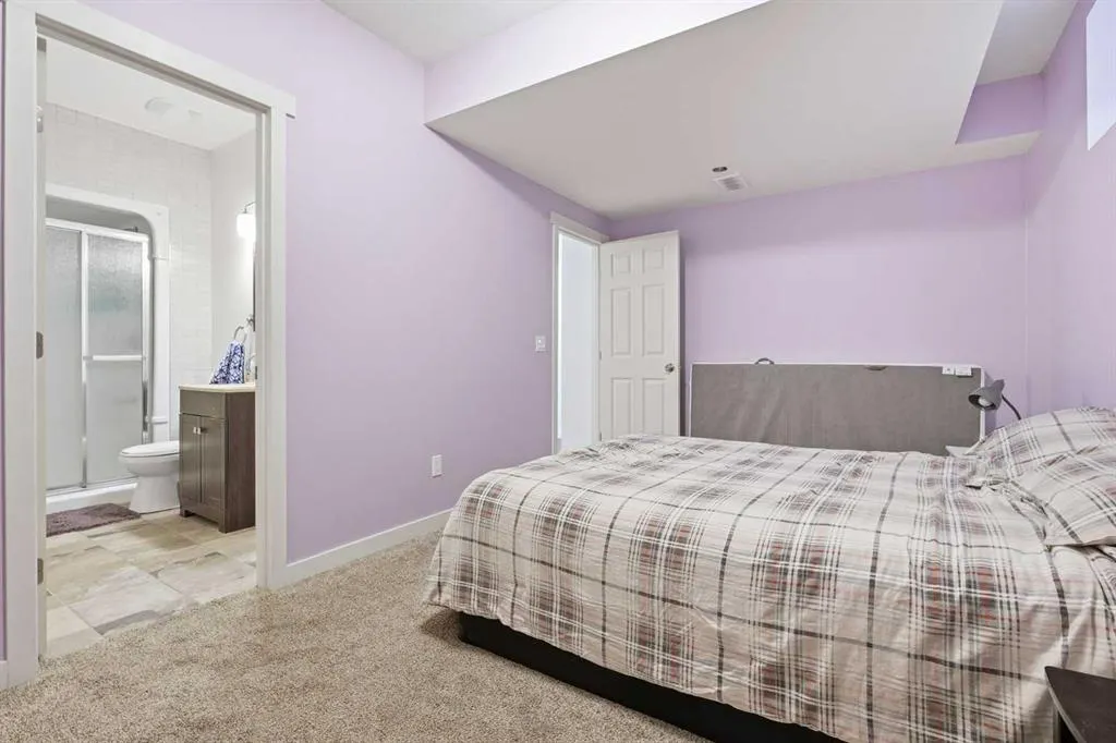 19 Mount Rae Heights