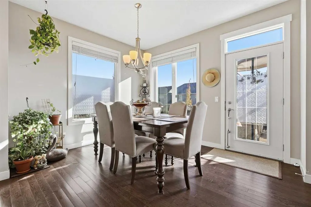 19 Mount Rae Heights