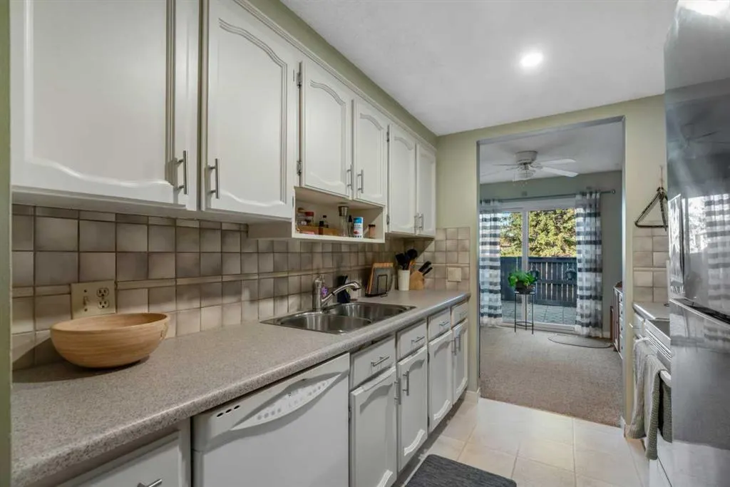 2300 Oakmoor Drive SW #92