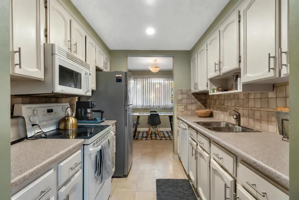 2300 Oakmoor Drive SW #92