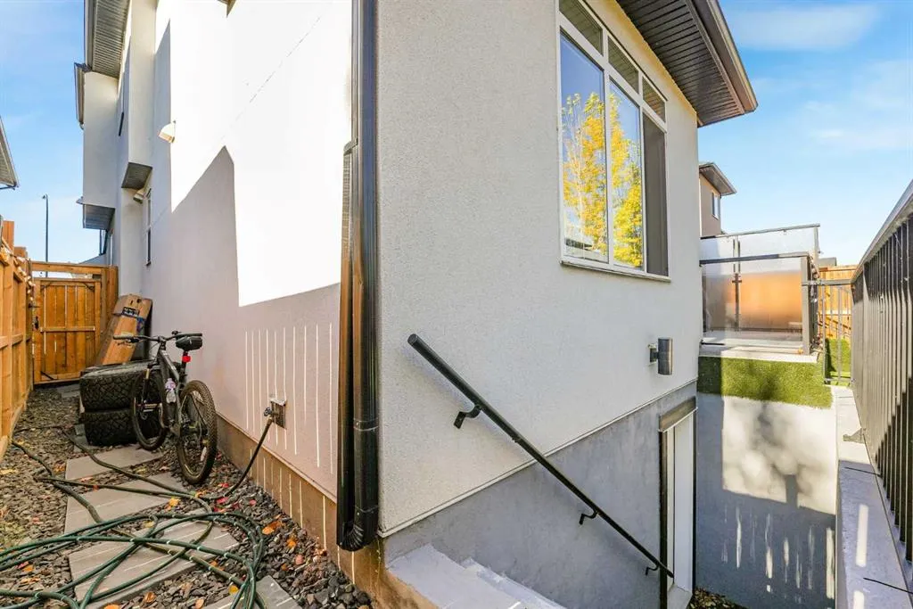 456 Legacy Boulevard SE