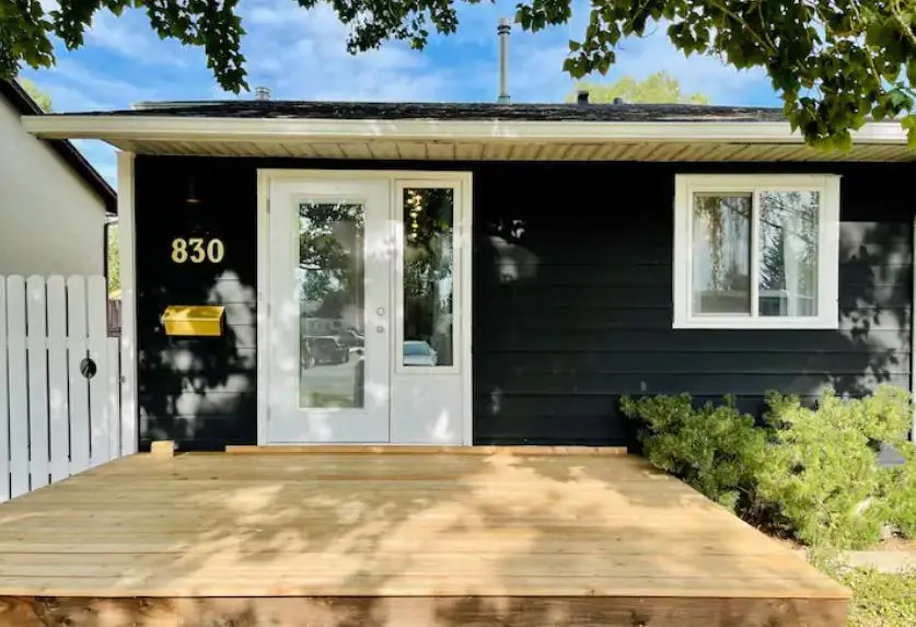 830 Columbia Boulevard W