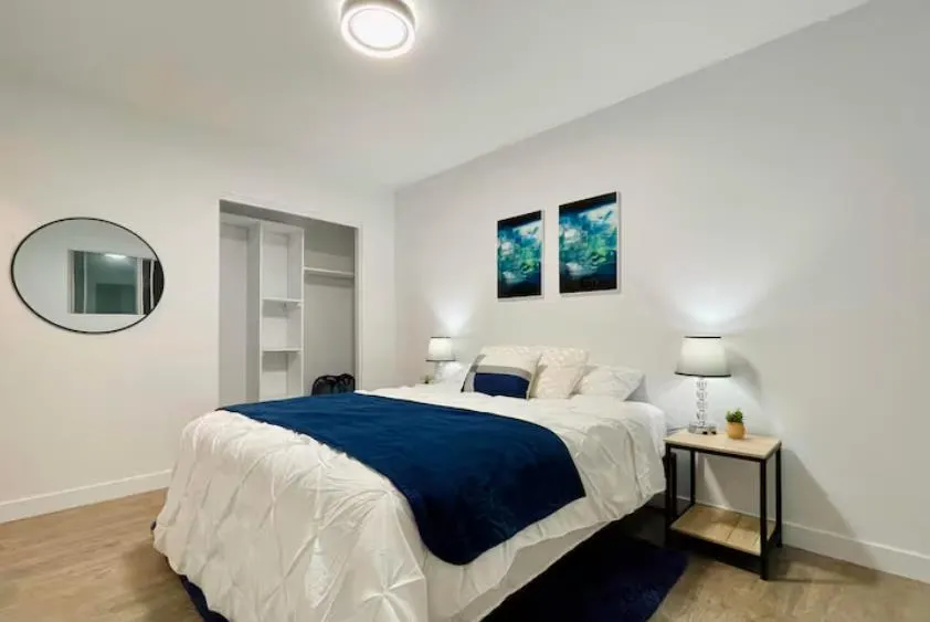 830 Columbia Boulevard W