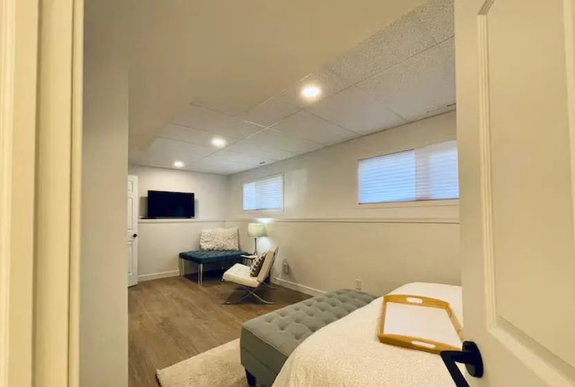 830 Columbia Boulevard W
