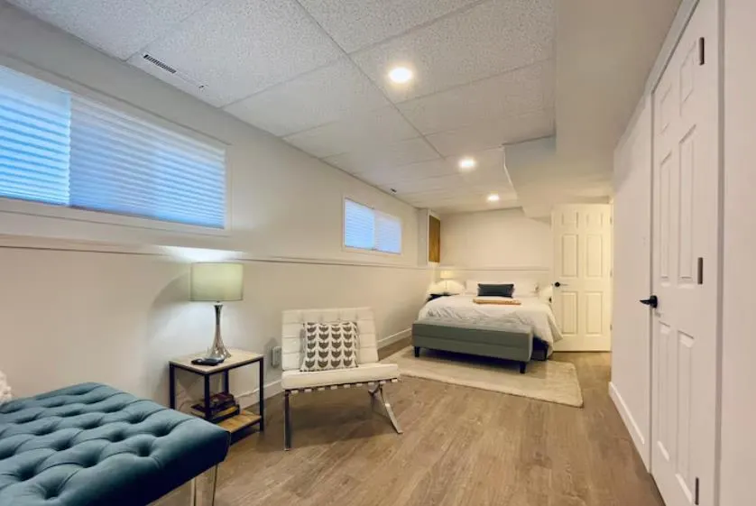 830 Columbia Boulevard W