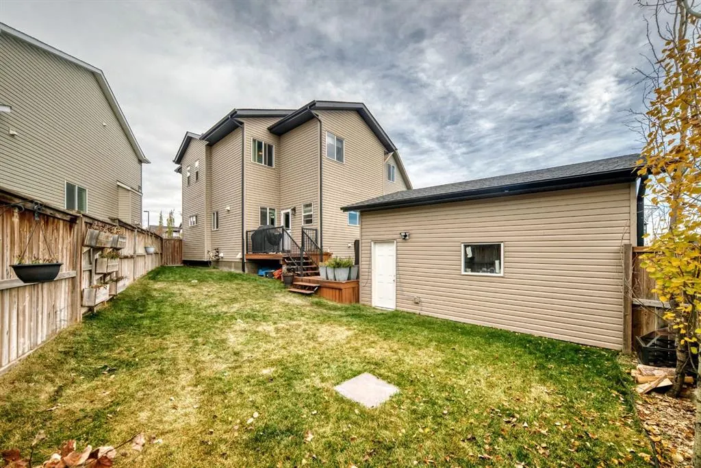2132 Reunion Square NW