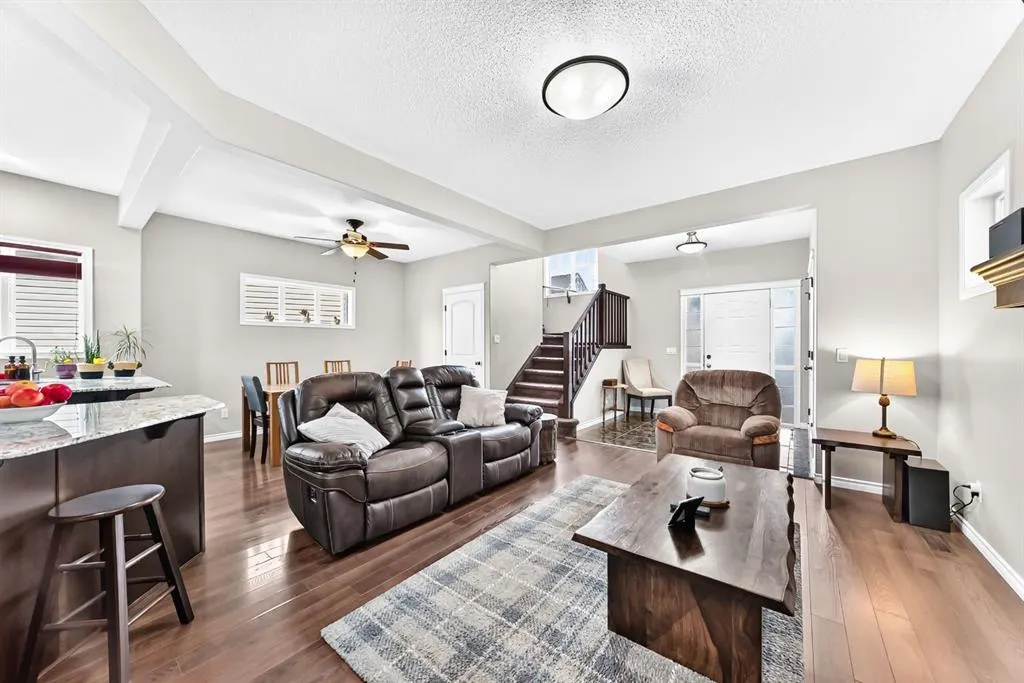 2132 Reunion Square NW