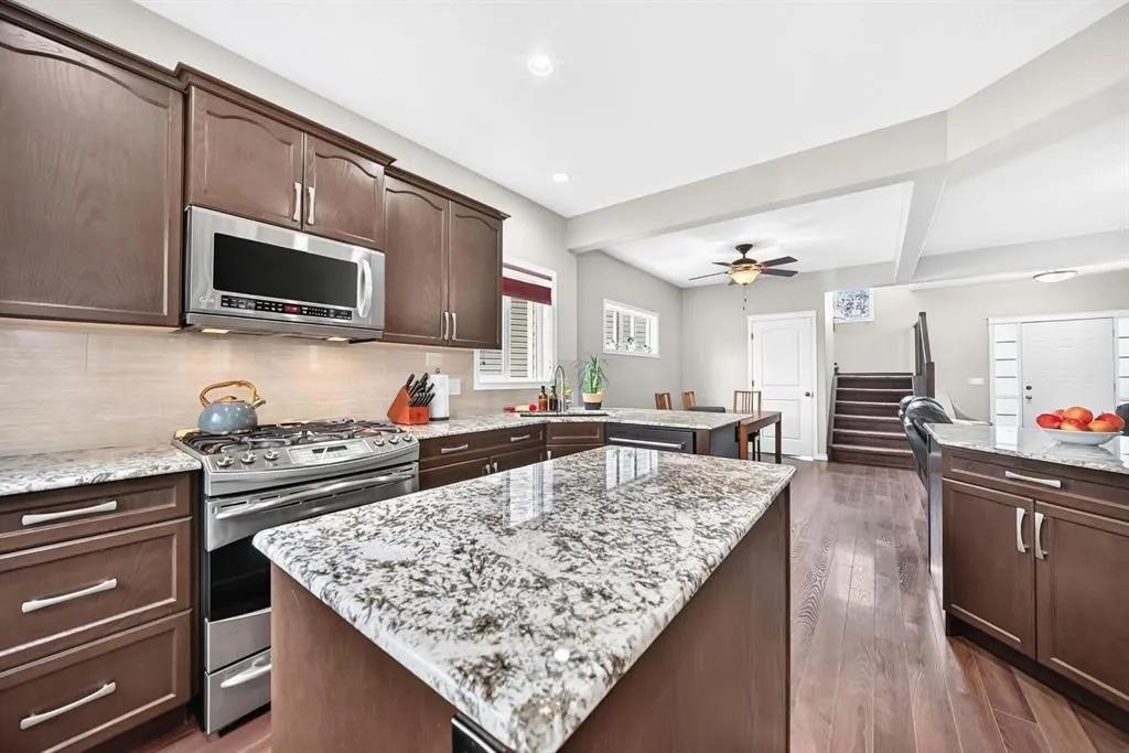 2132 Reunion Square NW