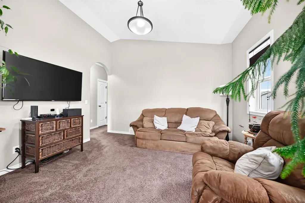 2132 Reunion Square NW