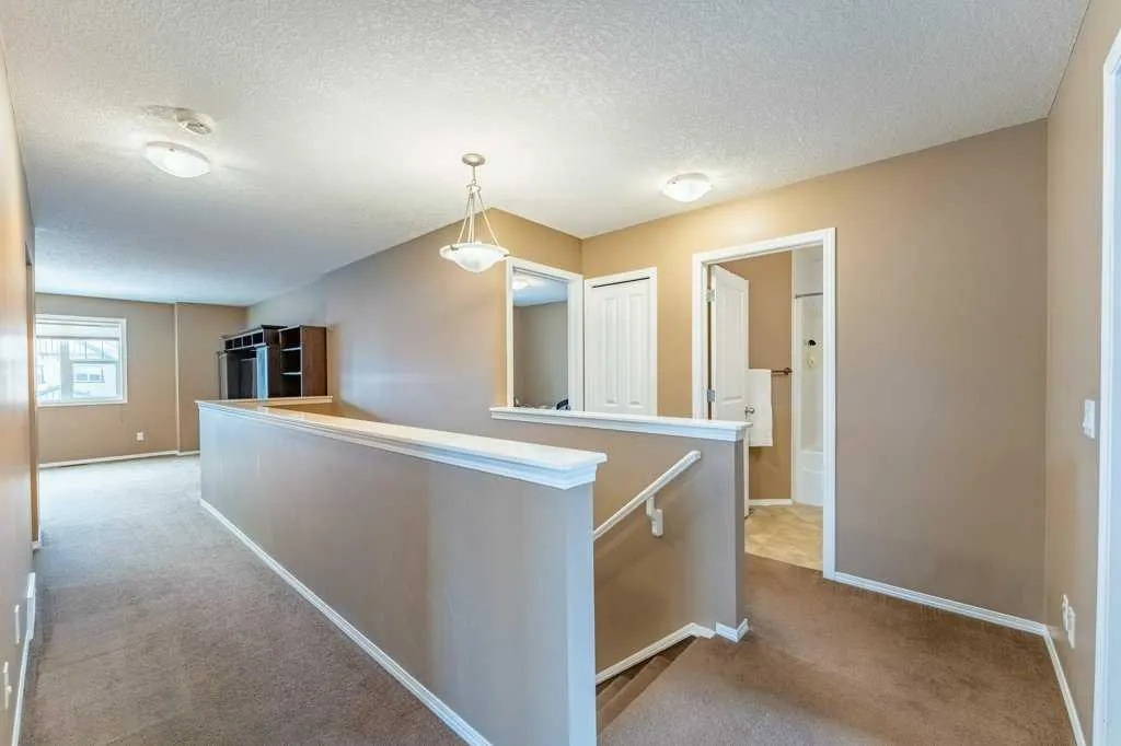19 Silverado Skies Bay SW