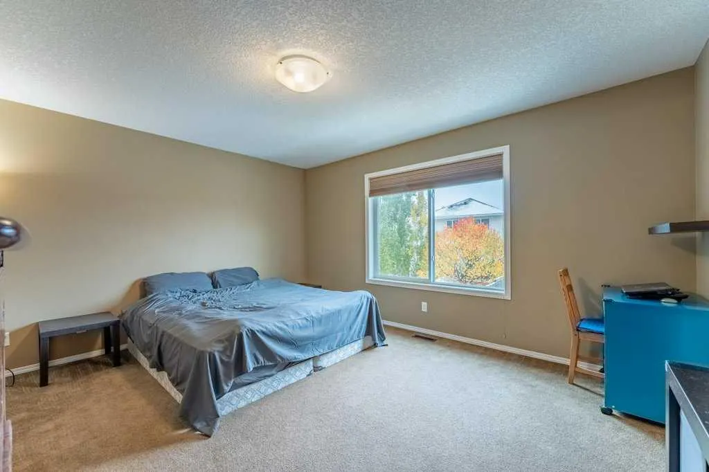 19 Silverado Skies Bay SW