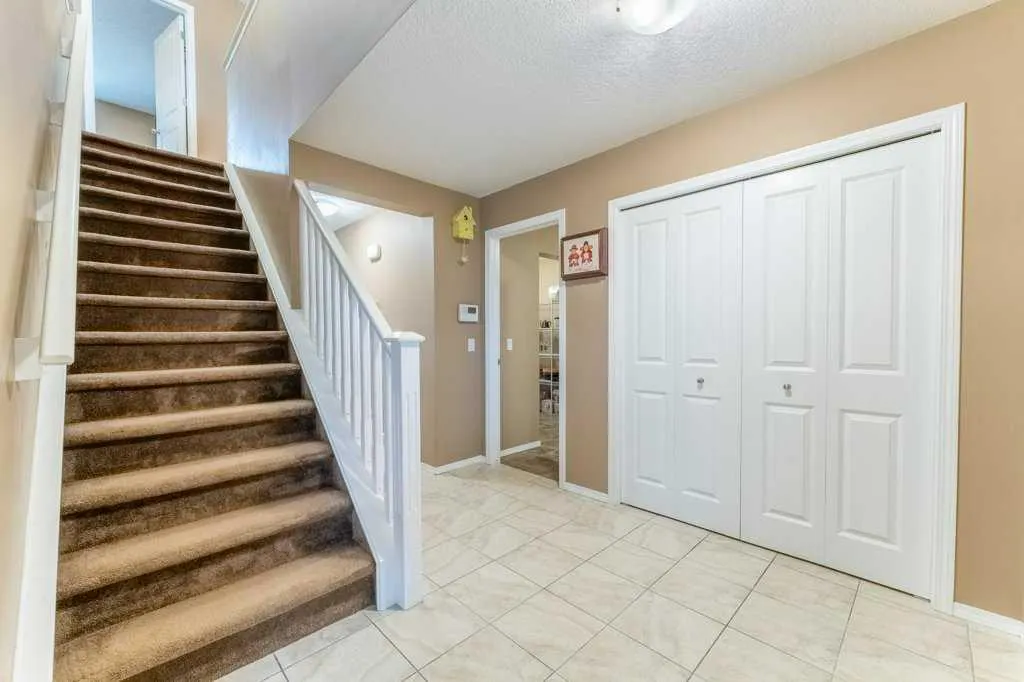 19 Silverado Skies Bay SW