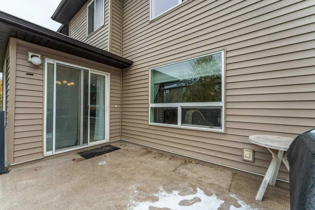 19 Silverado Skies Bay SW