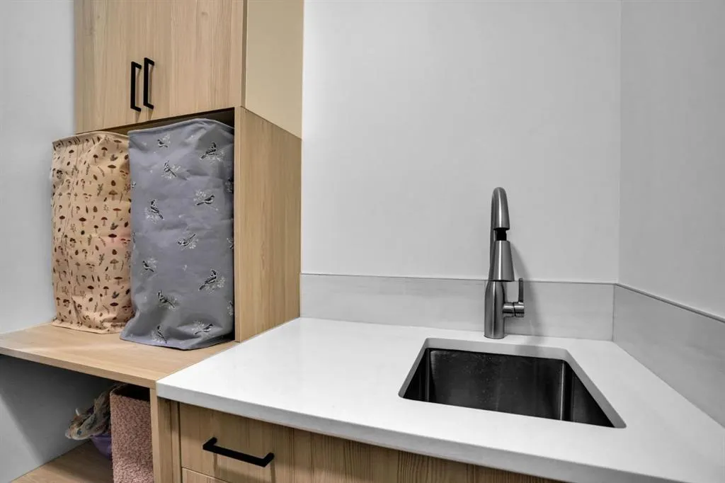 111 SETONSTONE Landing SE