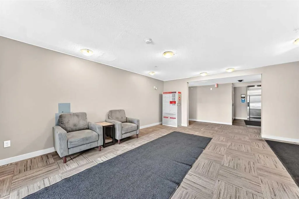 403 Mackenzie Way SW #4118