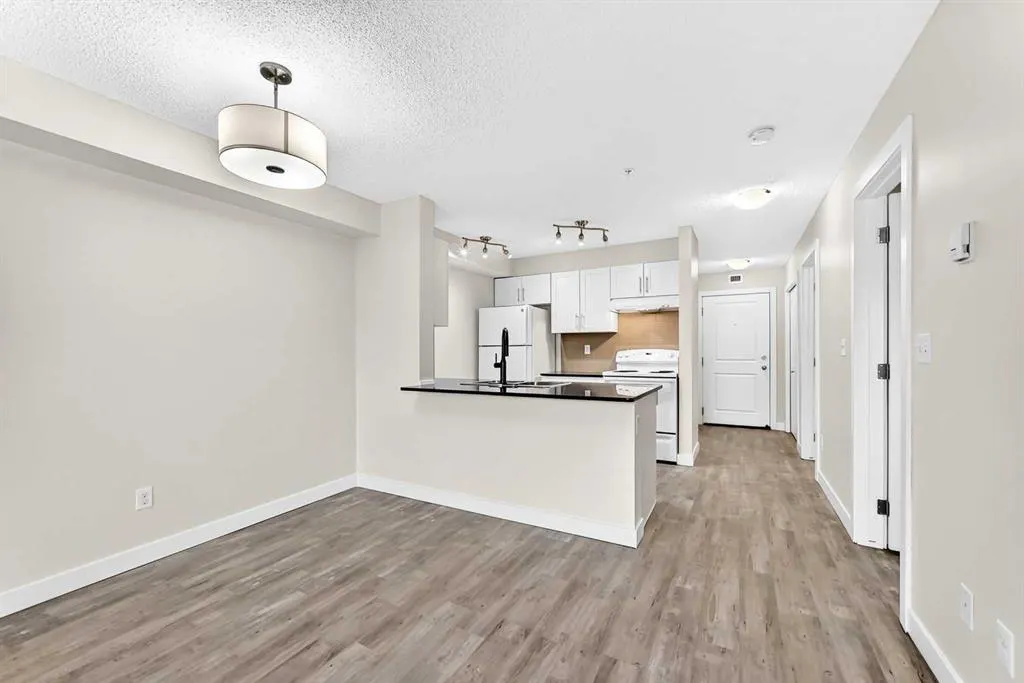 403 Mackenzie Way SW #4118